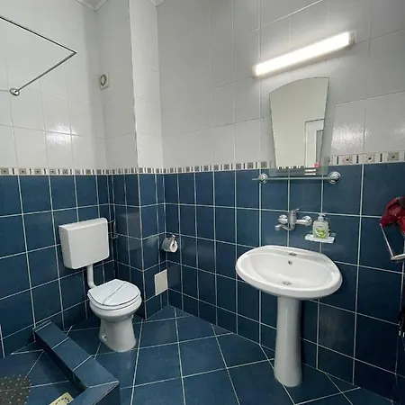 Vila Senator 1-2